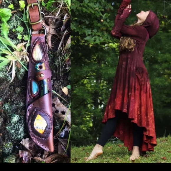 Rabbits Path Hooded Pocket Dress - Picture 6 of 9